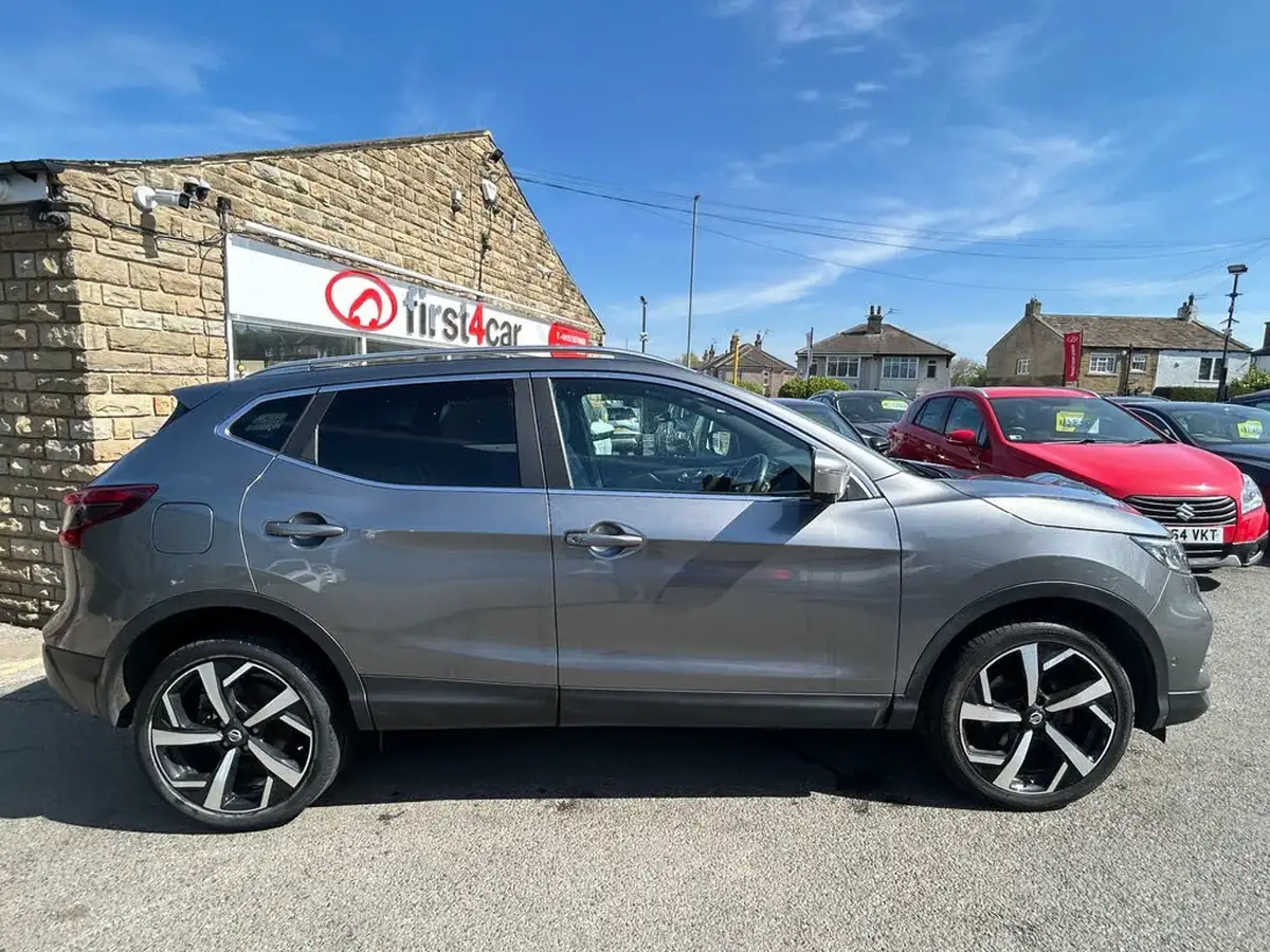 2017-nissan-qashqai-12-dig-t-tekna-big-5