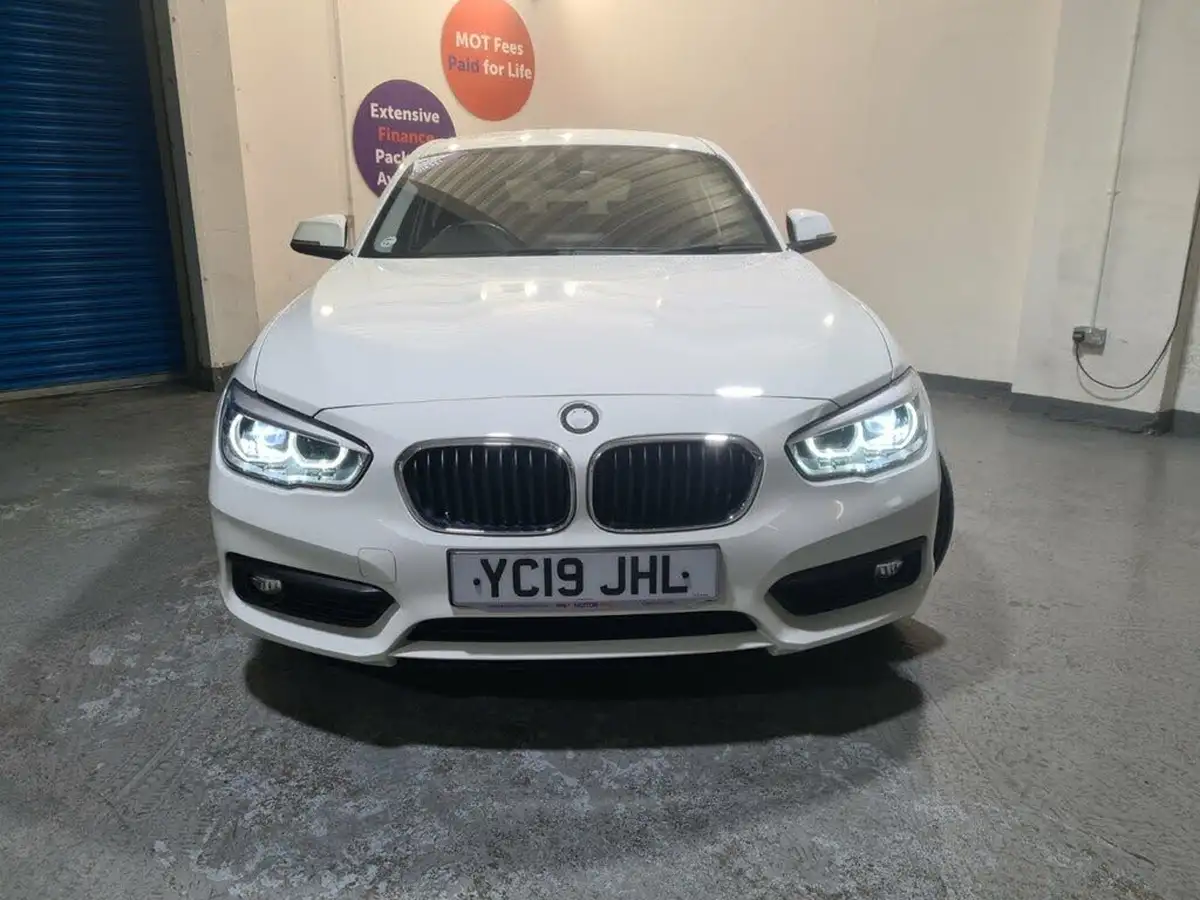 2019-bmw-1-series-15td-116d-se-business-ss-5d-big-1