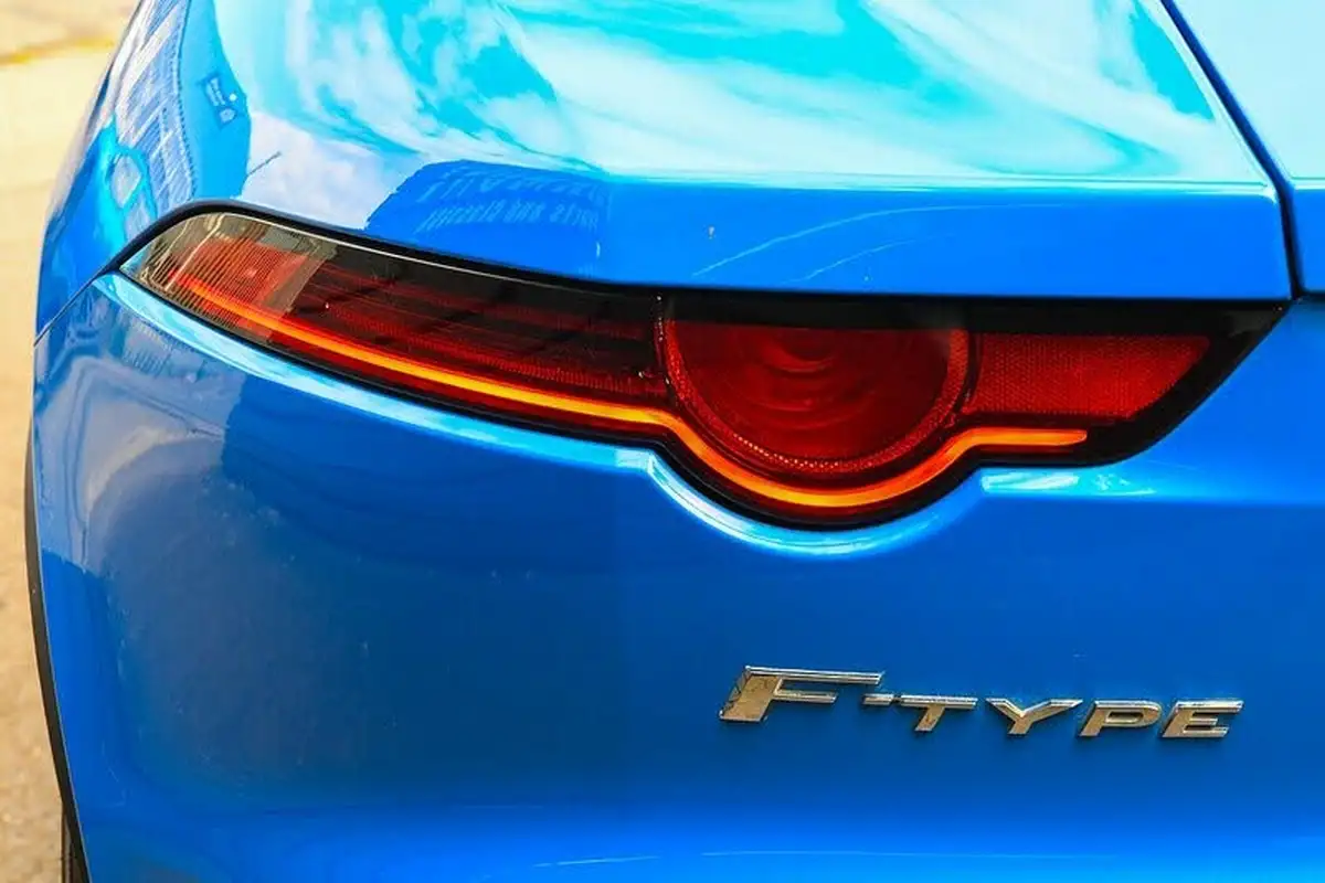 2017-jaguar-f-type-20-i4-r-dynamic-coupe-big-11