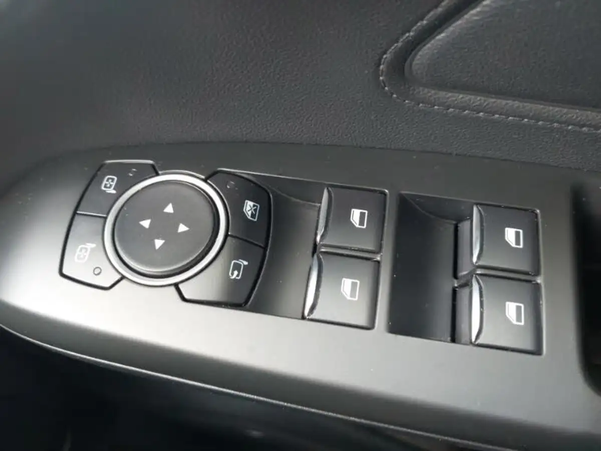 2019-ford-focus-15t-active-x-hatchback-big-11