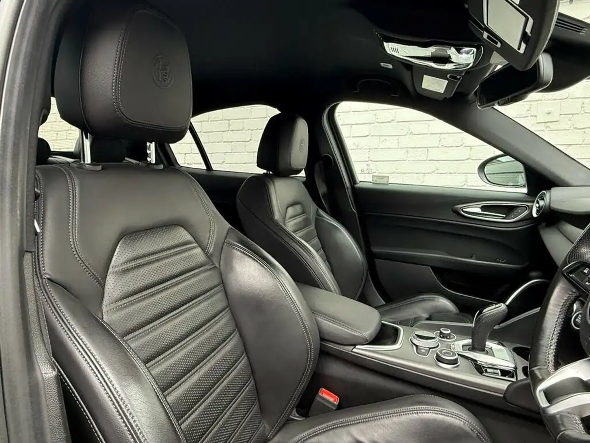 2021-alfa-romeo-giulia-20-veloce-276bhp-big-18