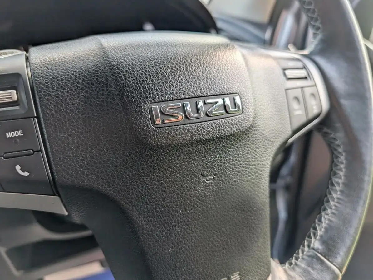 2016-isuzu-d-max-25td-centurion-big-43