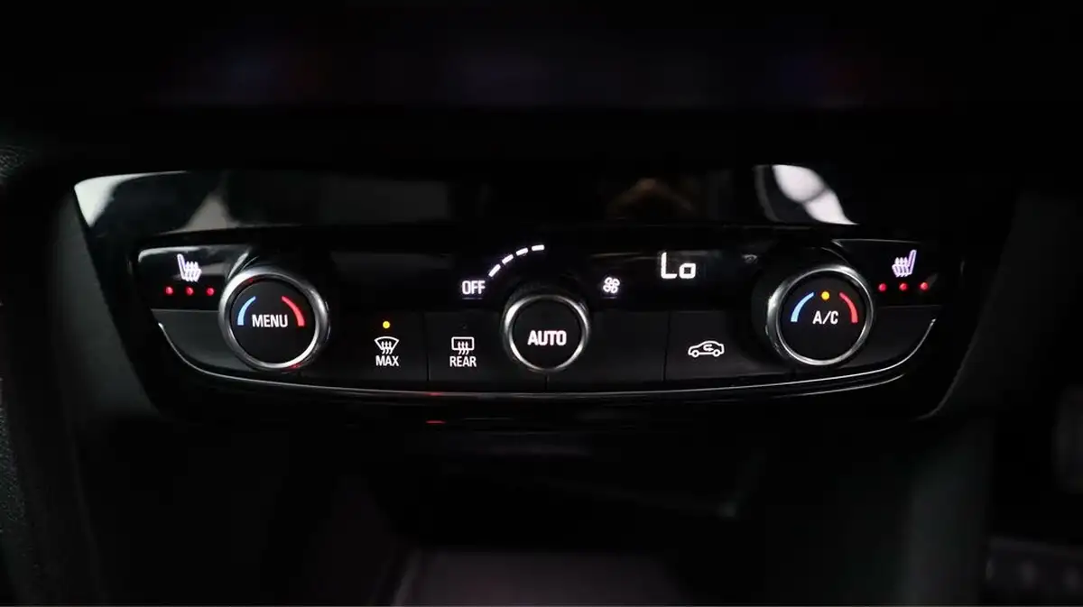 2020-vauxhall-corsa-e-elite-nav-74kw-big-12