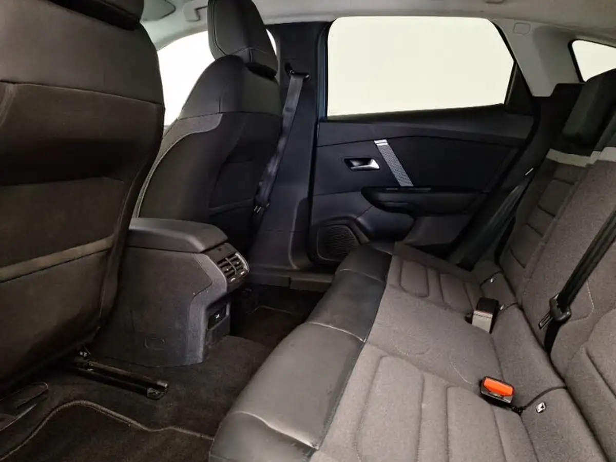 2022-citroen-c4-12-puretech-shine-130ps-big-5