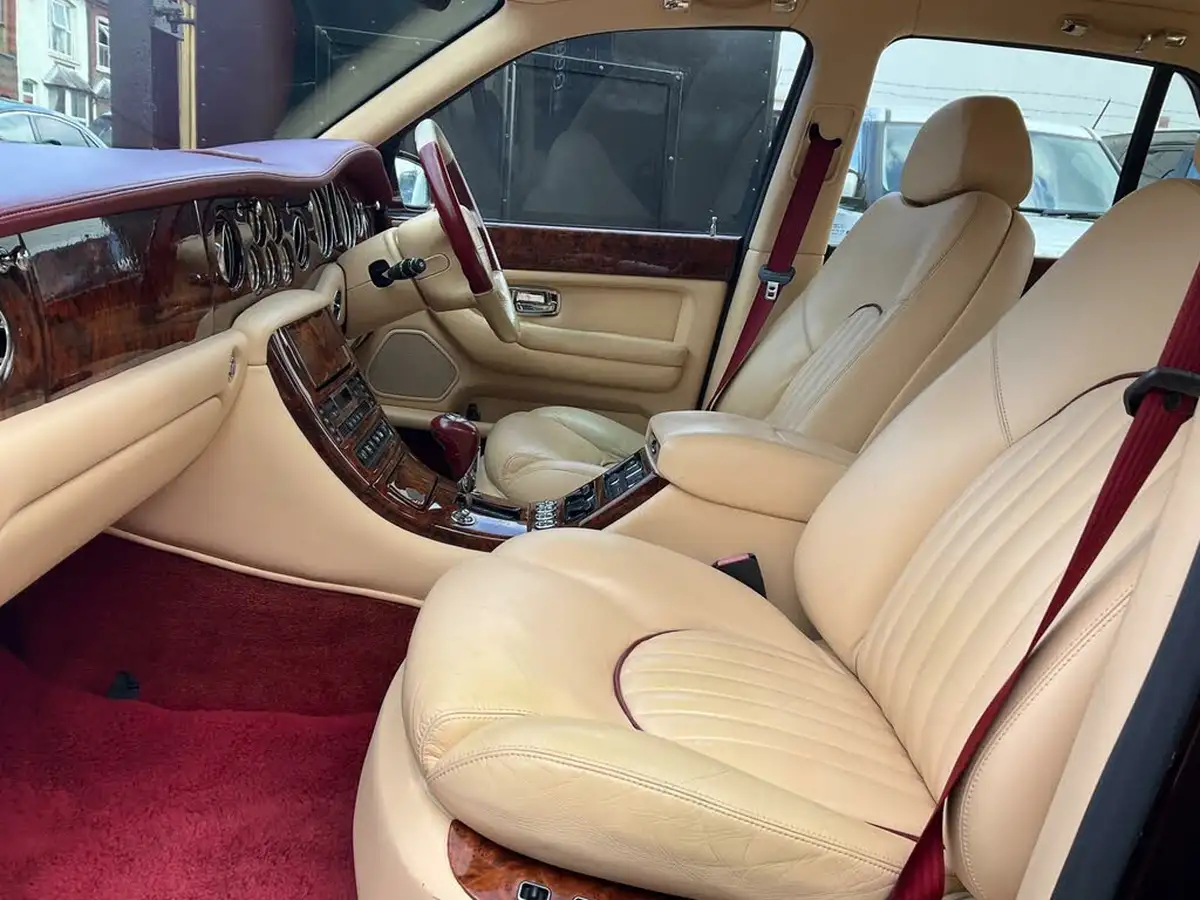 2001-bentley-arnage-68-red-label-big-12