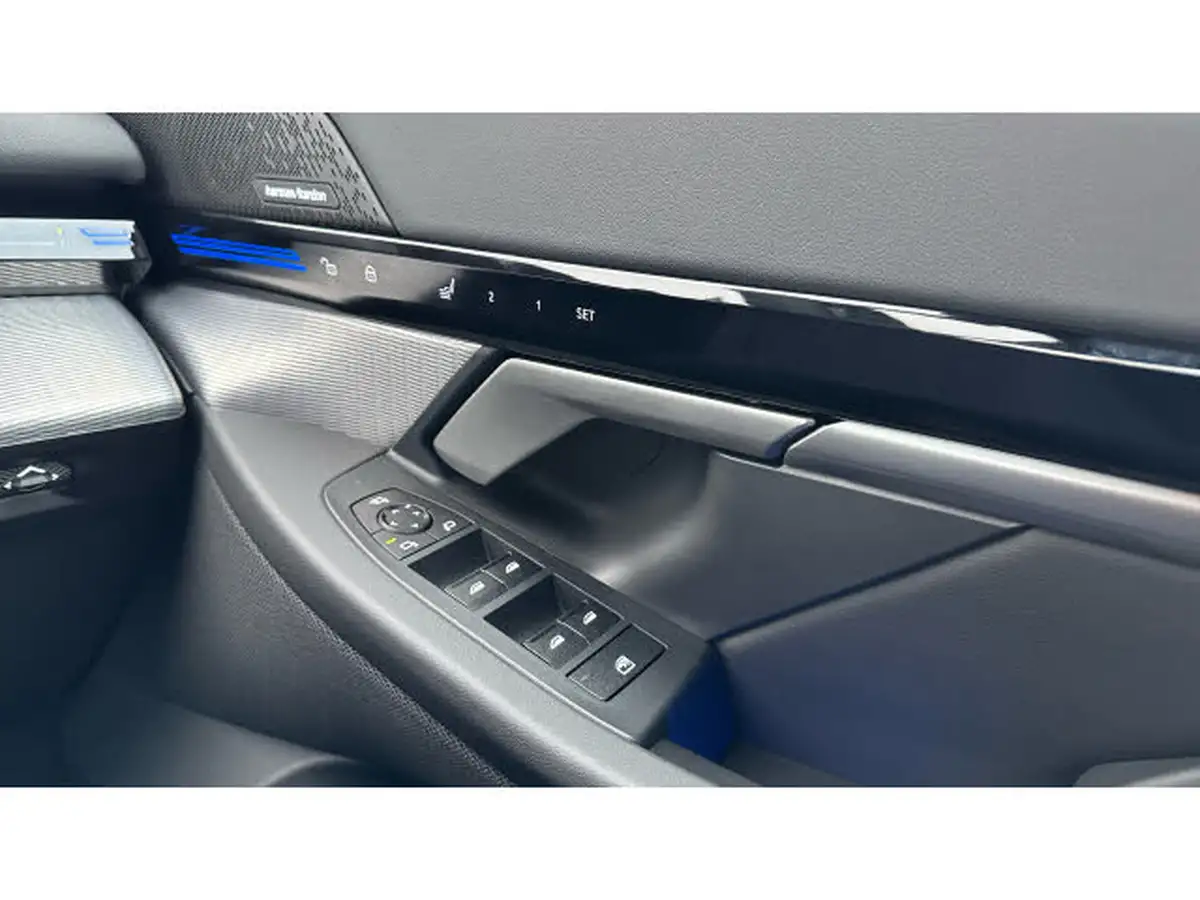 2025-bmw-5-series-20-520i-m-sport-mht-saloon-4d-big-44