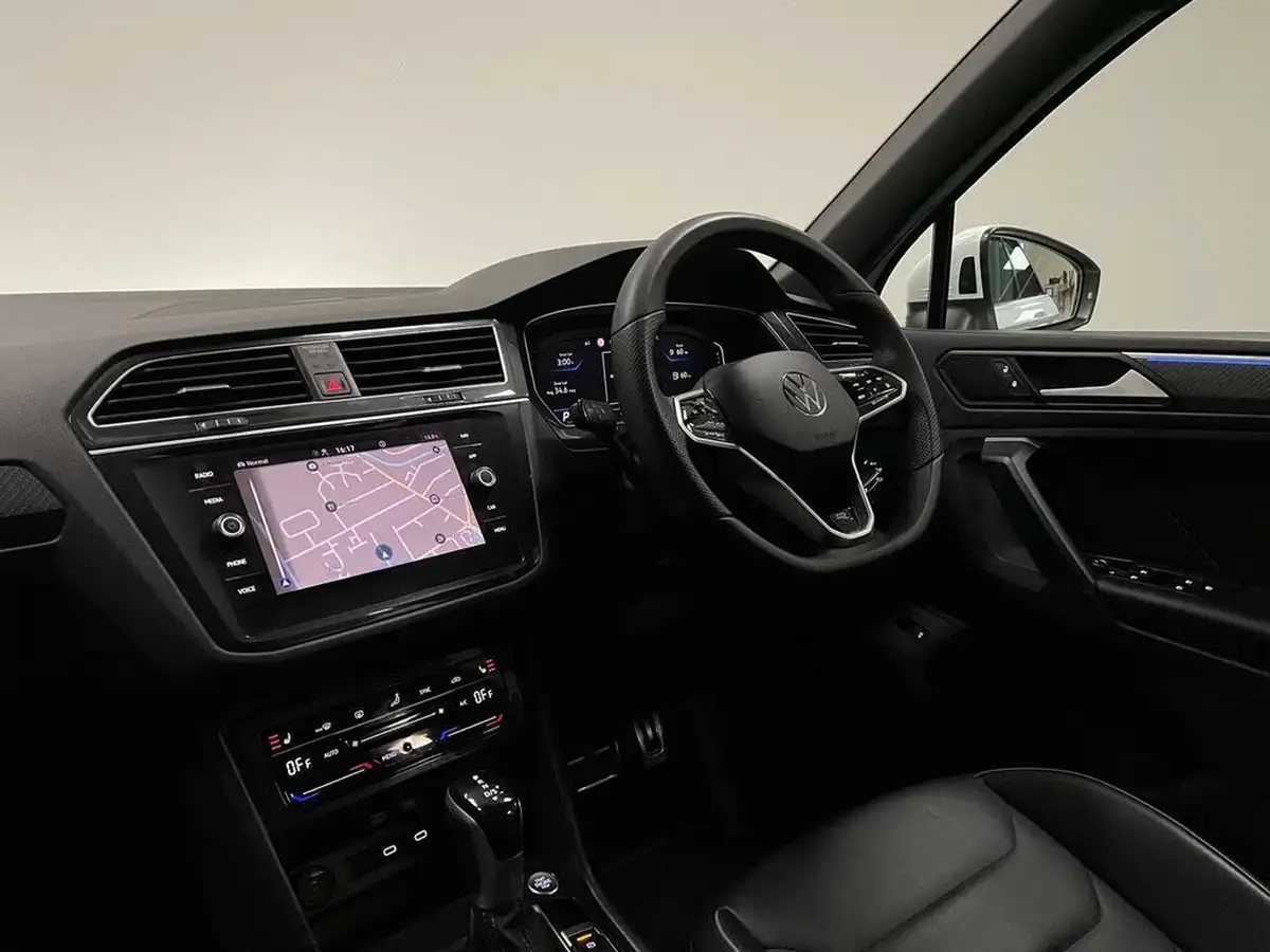 2021-volkswagen-tiguan-big-15