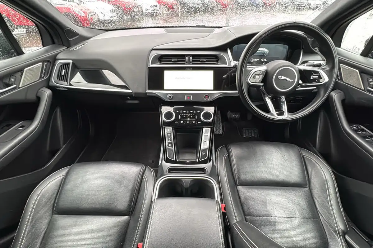 2021-jaguar-i-pace-ev400-black-big-7