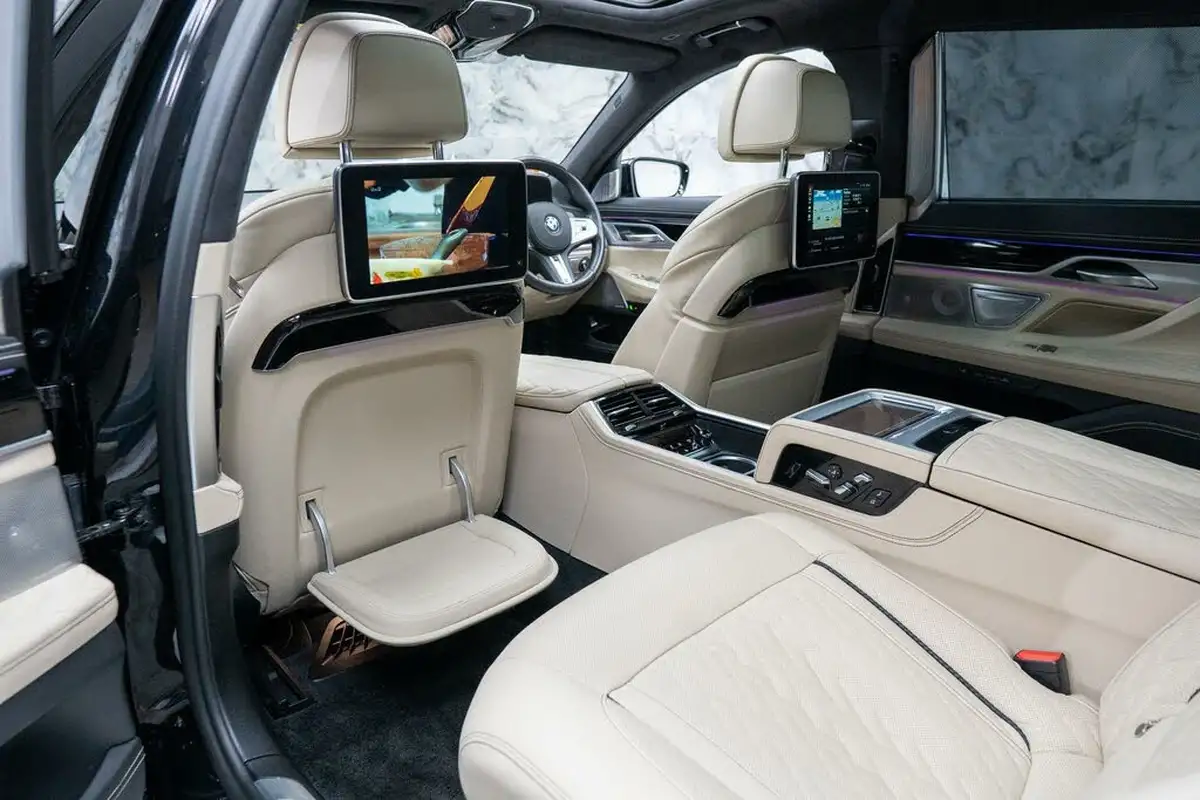 2020-bmw-7-series-66-m760li-big-13