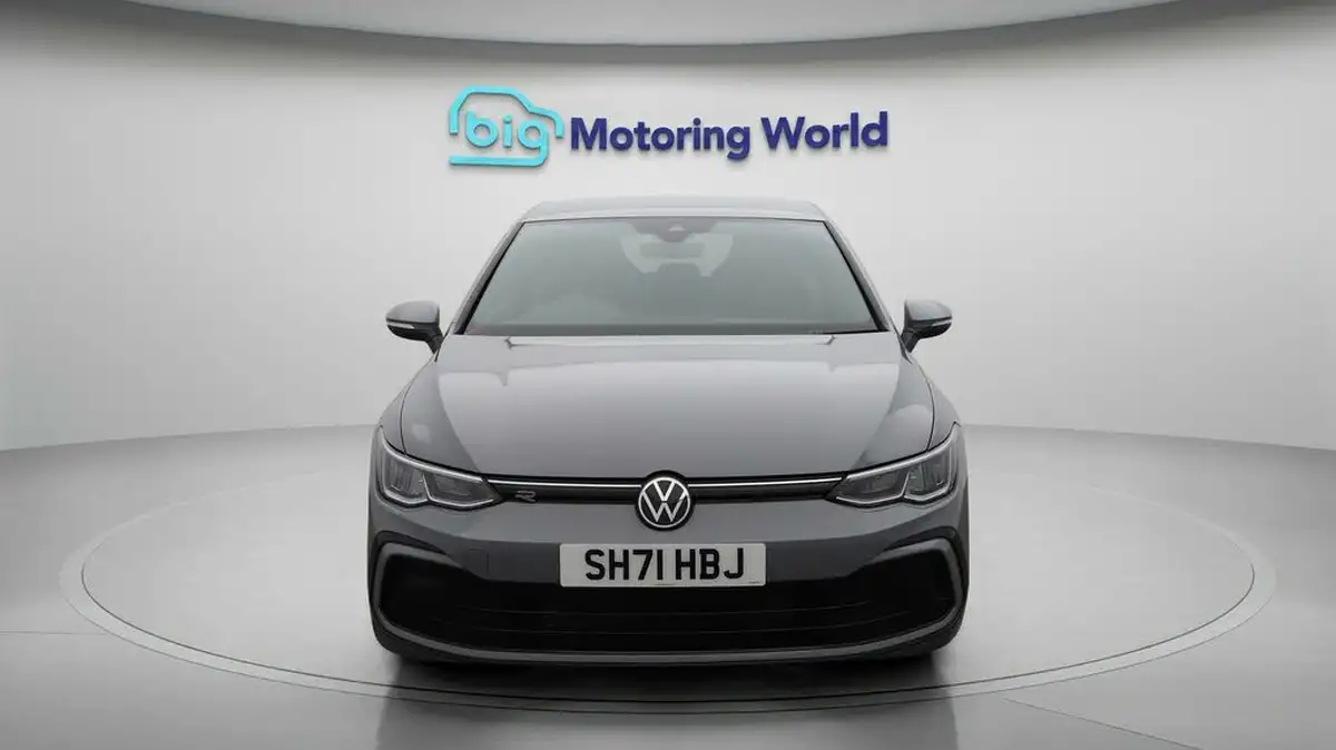 2021-volkswagen-golf-big-2