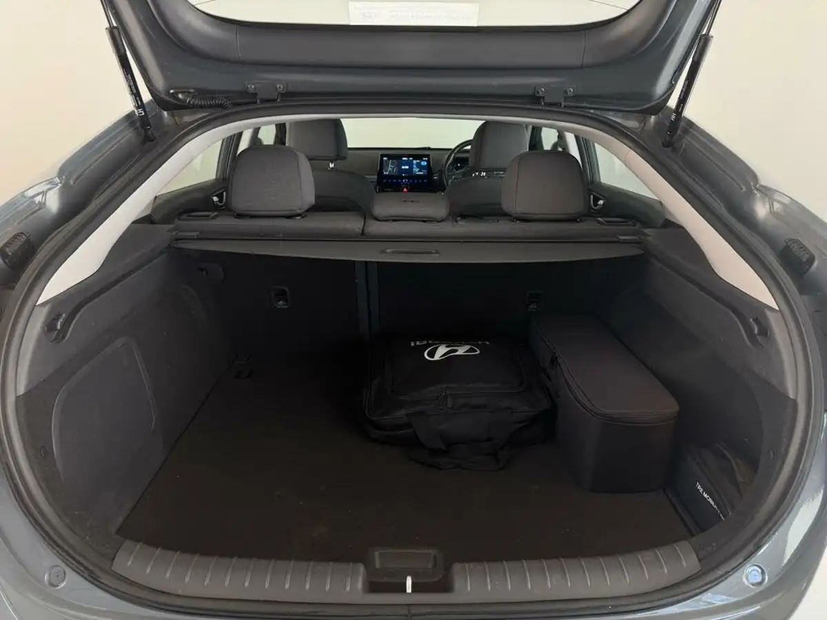 2022-hyundai-ioniq-e-premium-electric-big-34