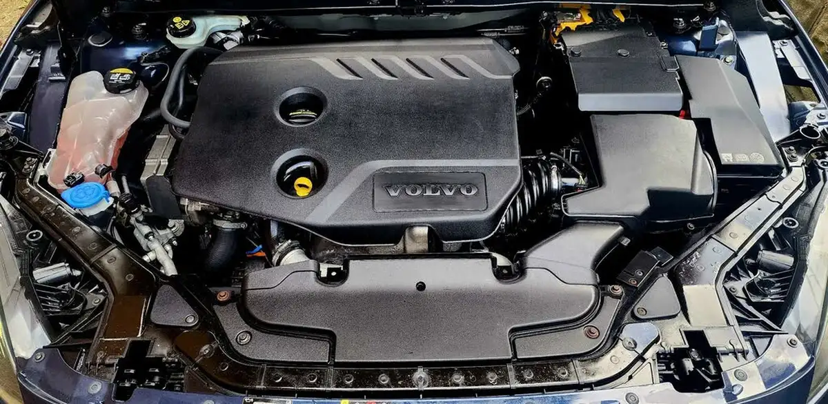 2014-volvo-v40-16td-d2-se-lux-powershift-big-20