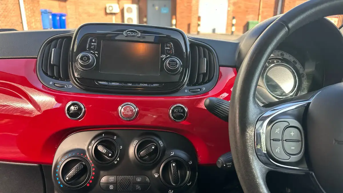 2019-fiat-500-12-lounge-ss-big-9