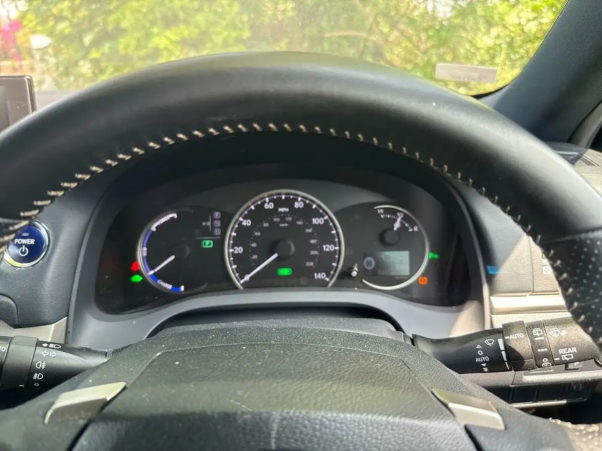 2016-lexus-ct-200h-18-f-sport-big-13