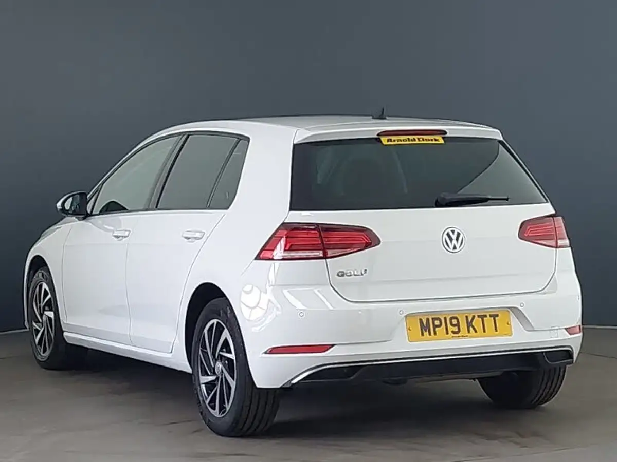2019-volkswagen-golf-16tdi-match-hatchback-5d-big-1