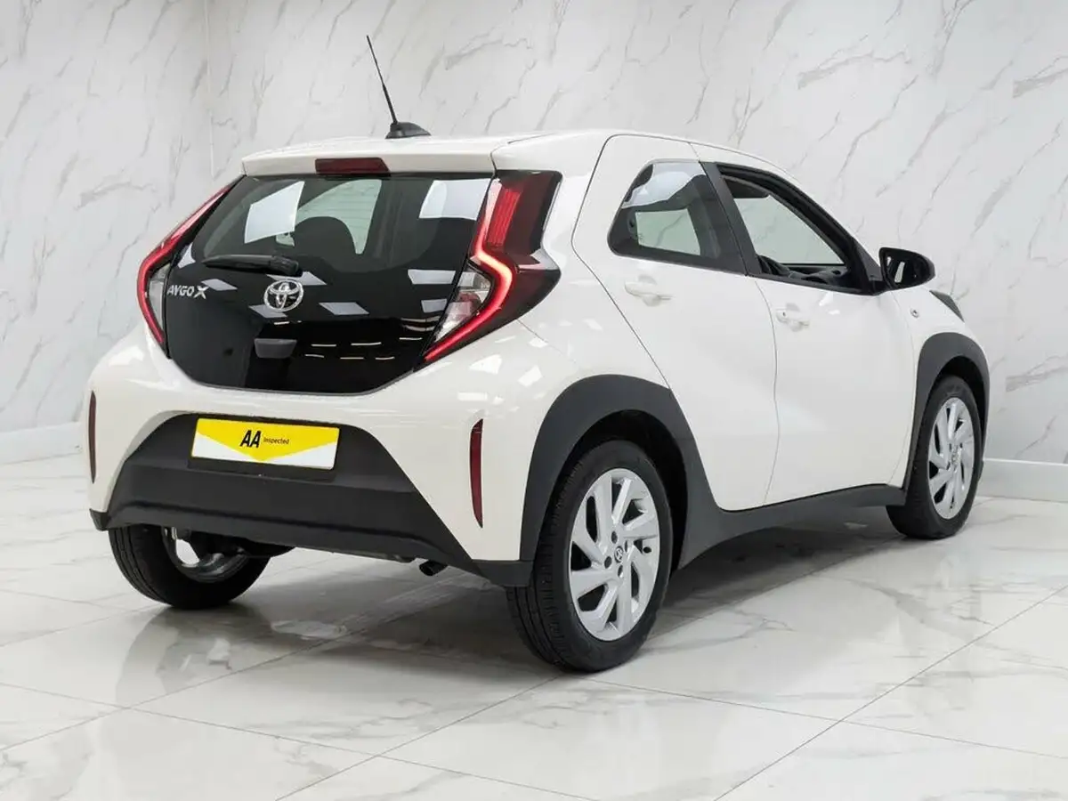 2023-toyota-aygo-x-10-vvt-i-pure-big-9