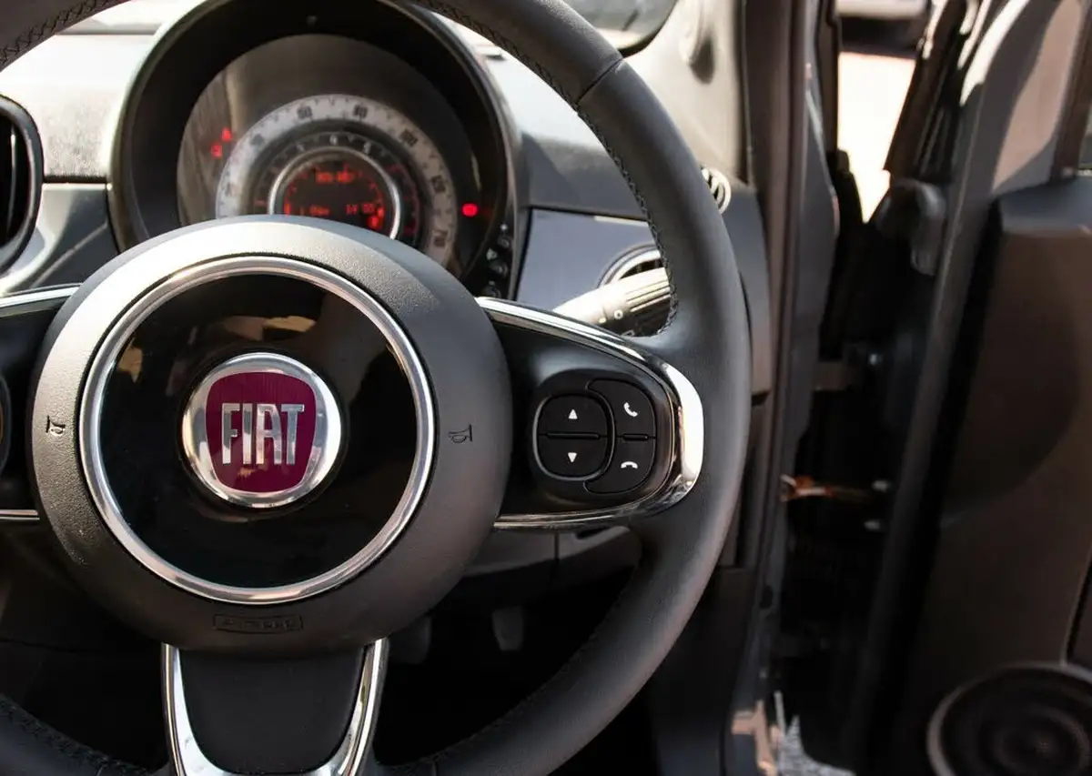 2020-fiat-500-10-lounge-big-18