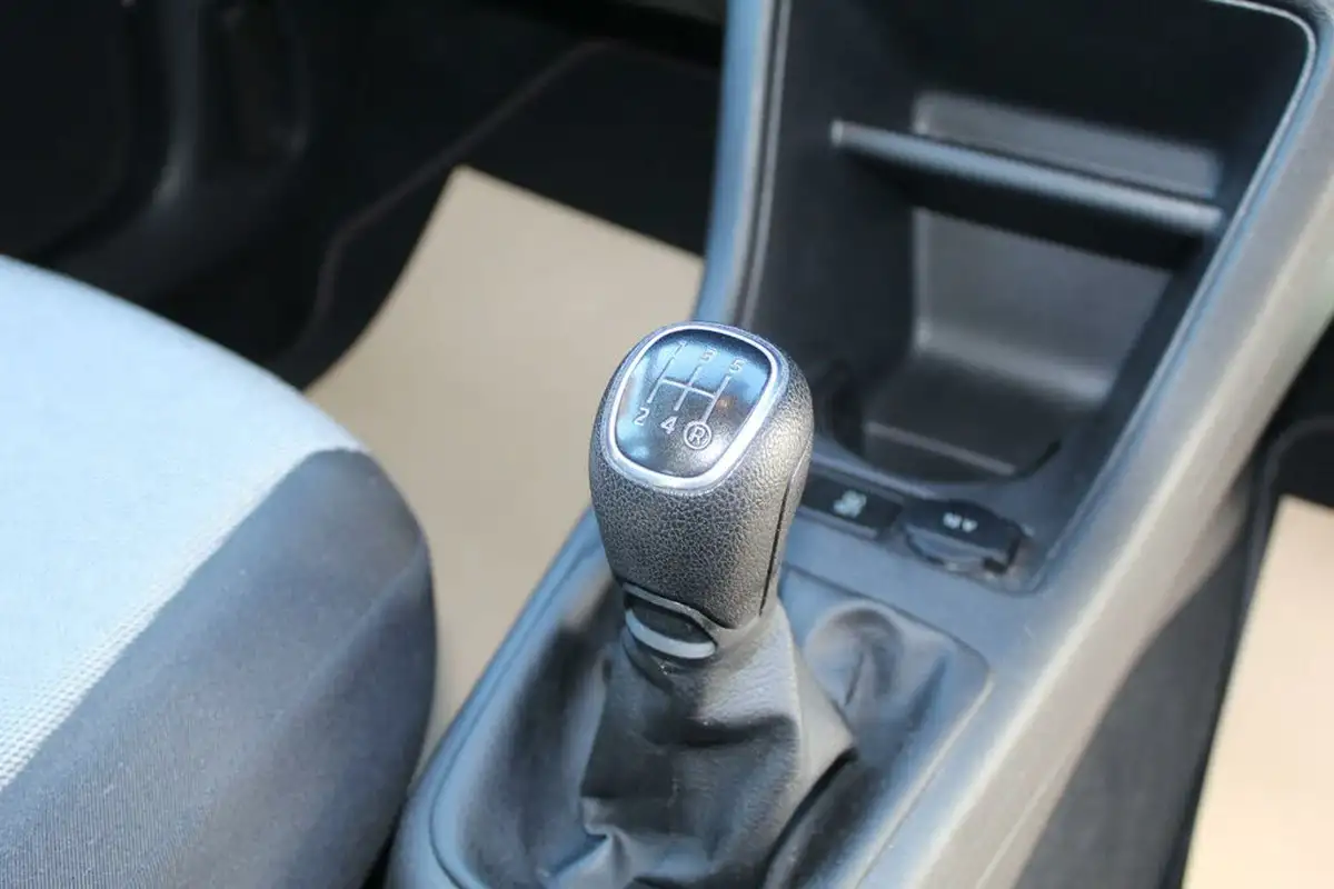 2015-skoda-citigo-10-se-5d-big-12