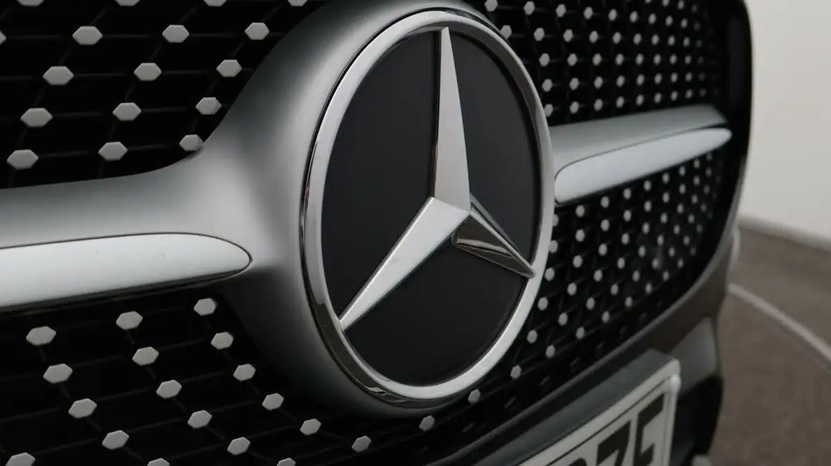 2020-mercedes-benz-a-class-13-a180-amg-line-executive-hatchback-5d-7g-dct-big-21