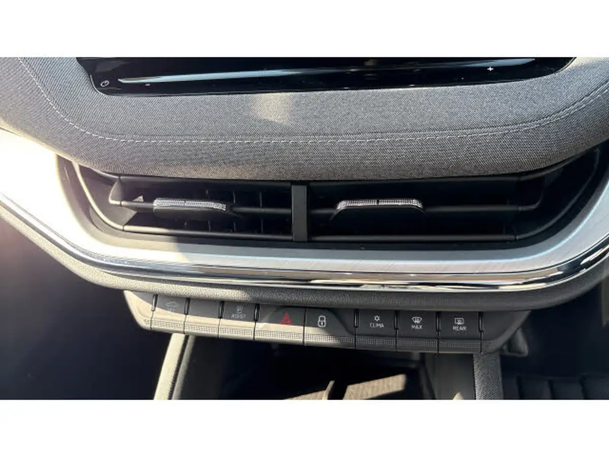2023-skoda-enyaq-e-60-big-12