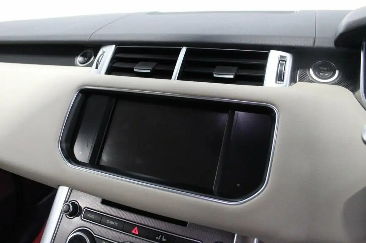 2014-land-rover-range-rover-sport-30-sd-v6-hse-big-31