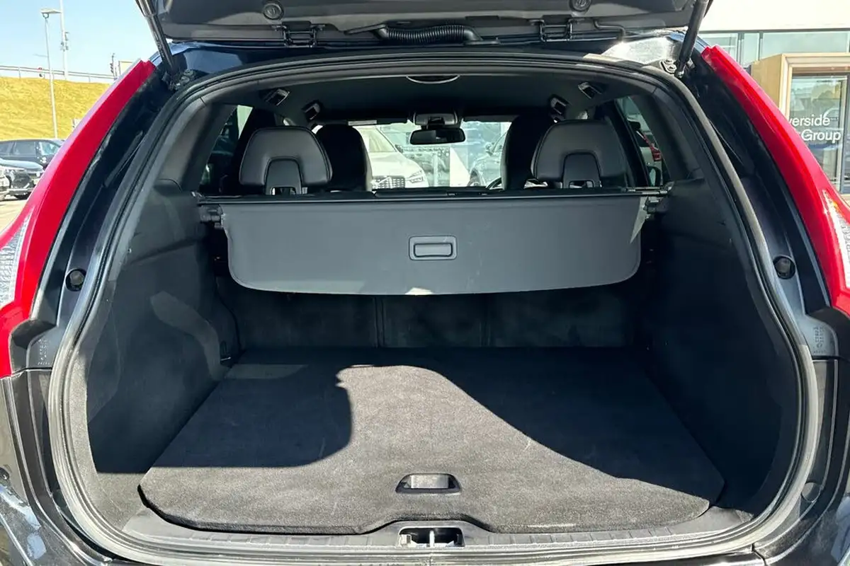 2016-volvo-xc60-20td-d4-r-design-nav-geartronic-big-7