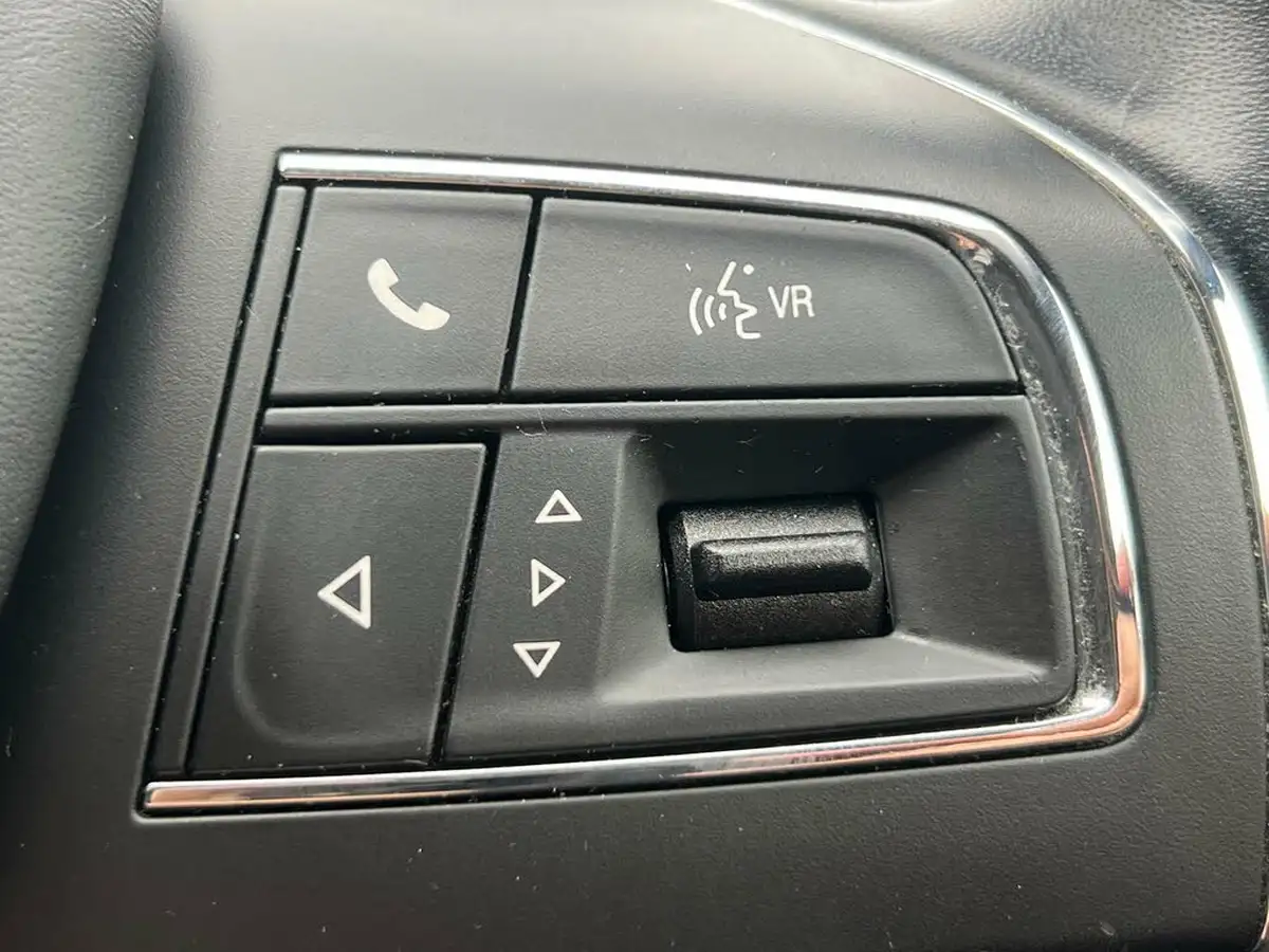 2017-maserati-ghibli-30td-big-62
