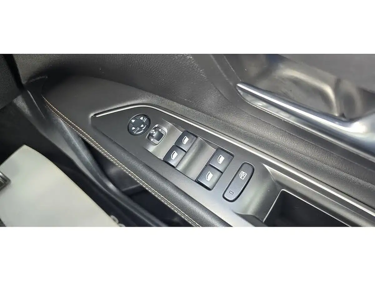 2019-peugeot-3008-suv-12-puretech-gt-line-big-17