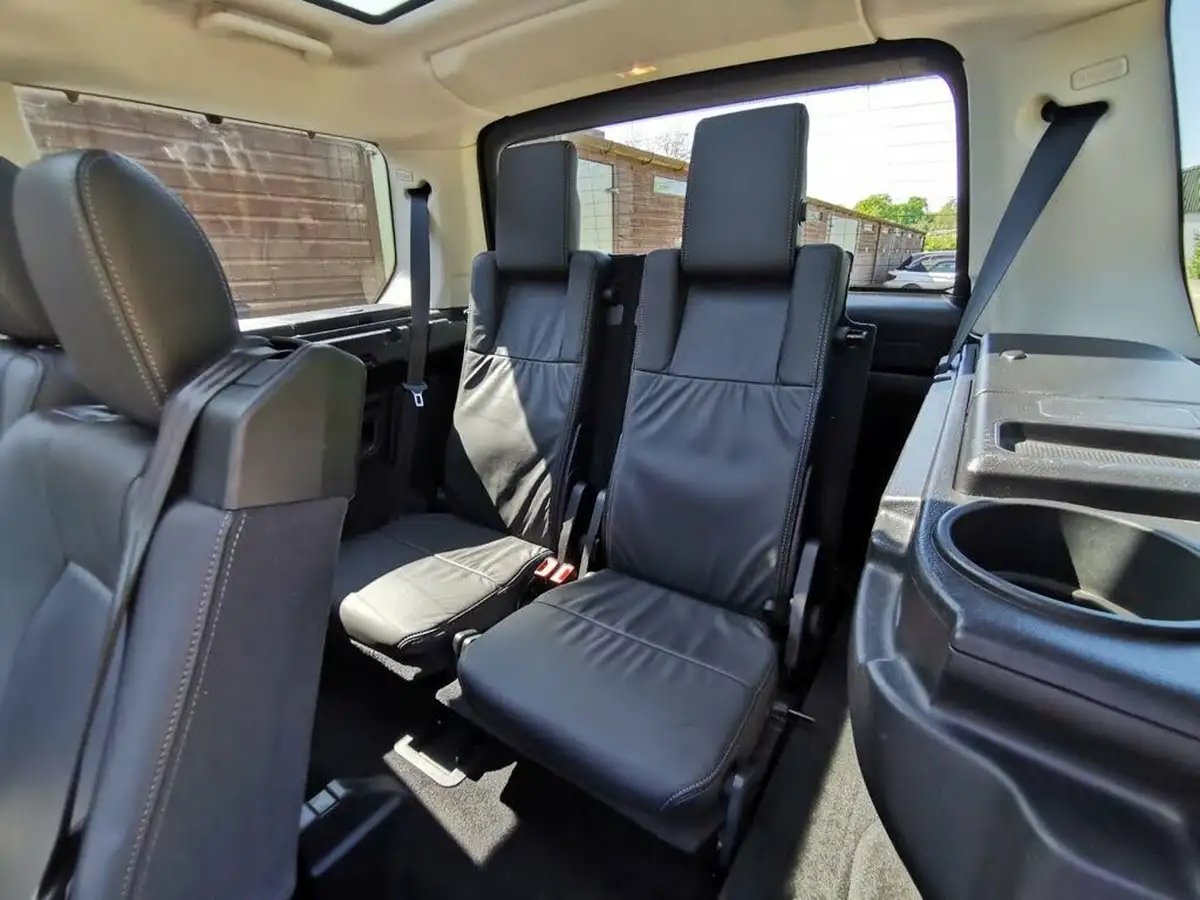 2015-land-rover-discovery-4-30-sd-v6-hse-big-31