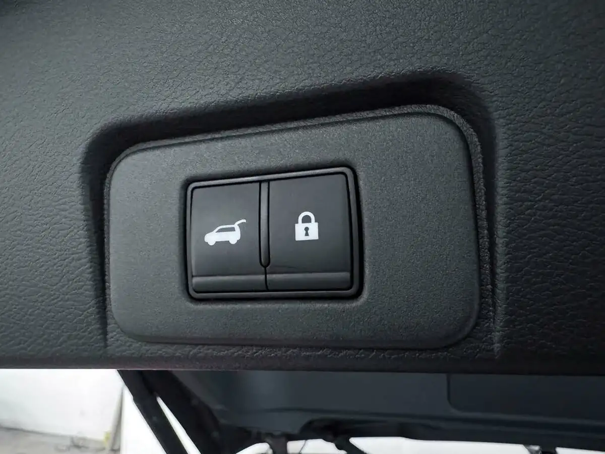 2023-nissan-x-trail-15-e-power-tekna-213ps-e-4orce-big-9