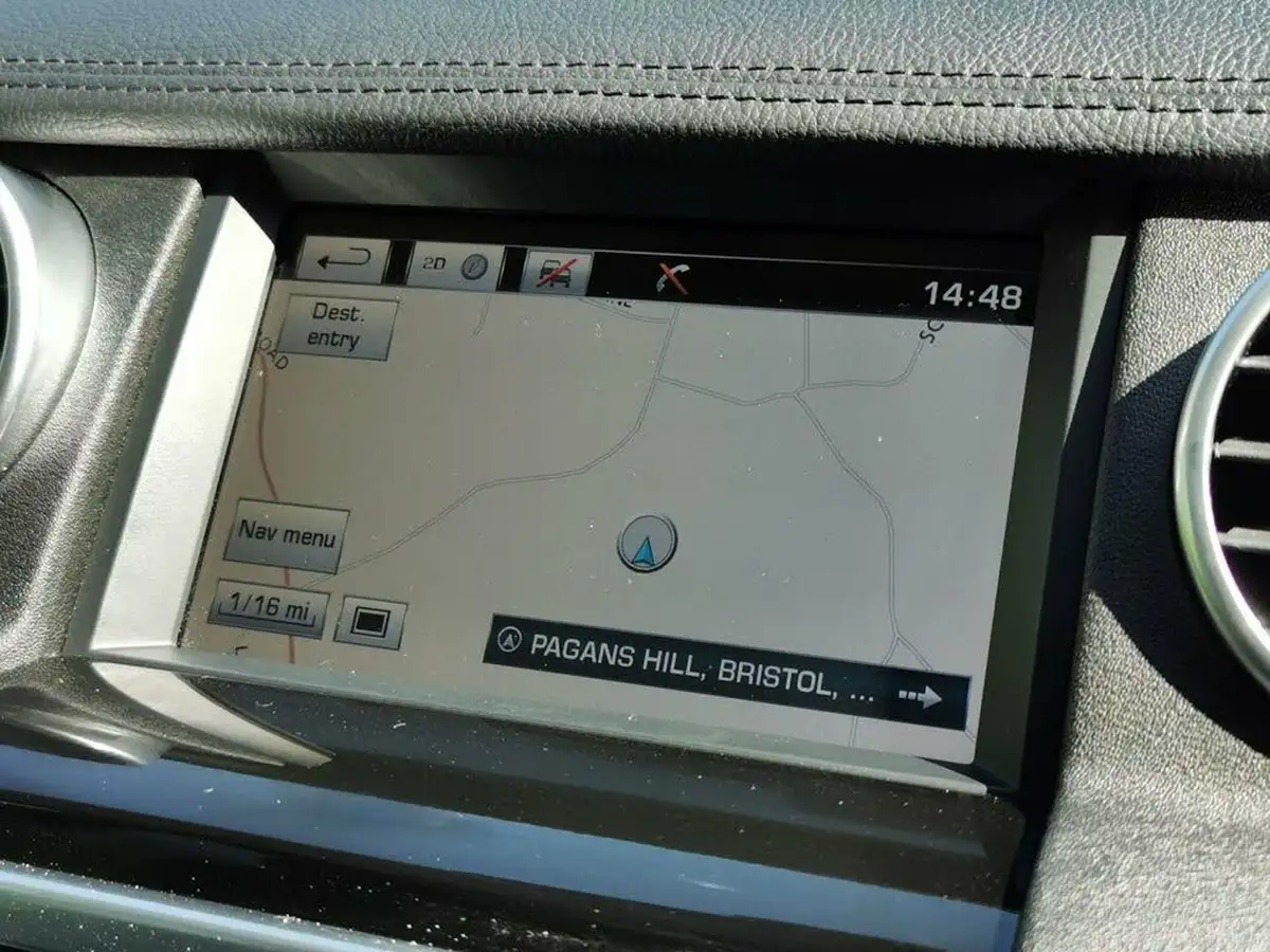 2015-land-rover-discovery-4-30-sd-v6-hse-big-53