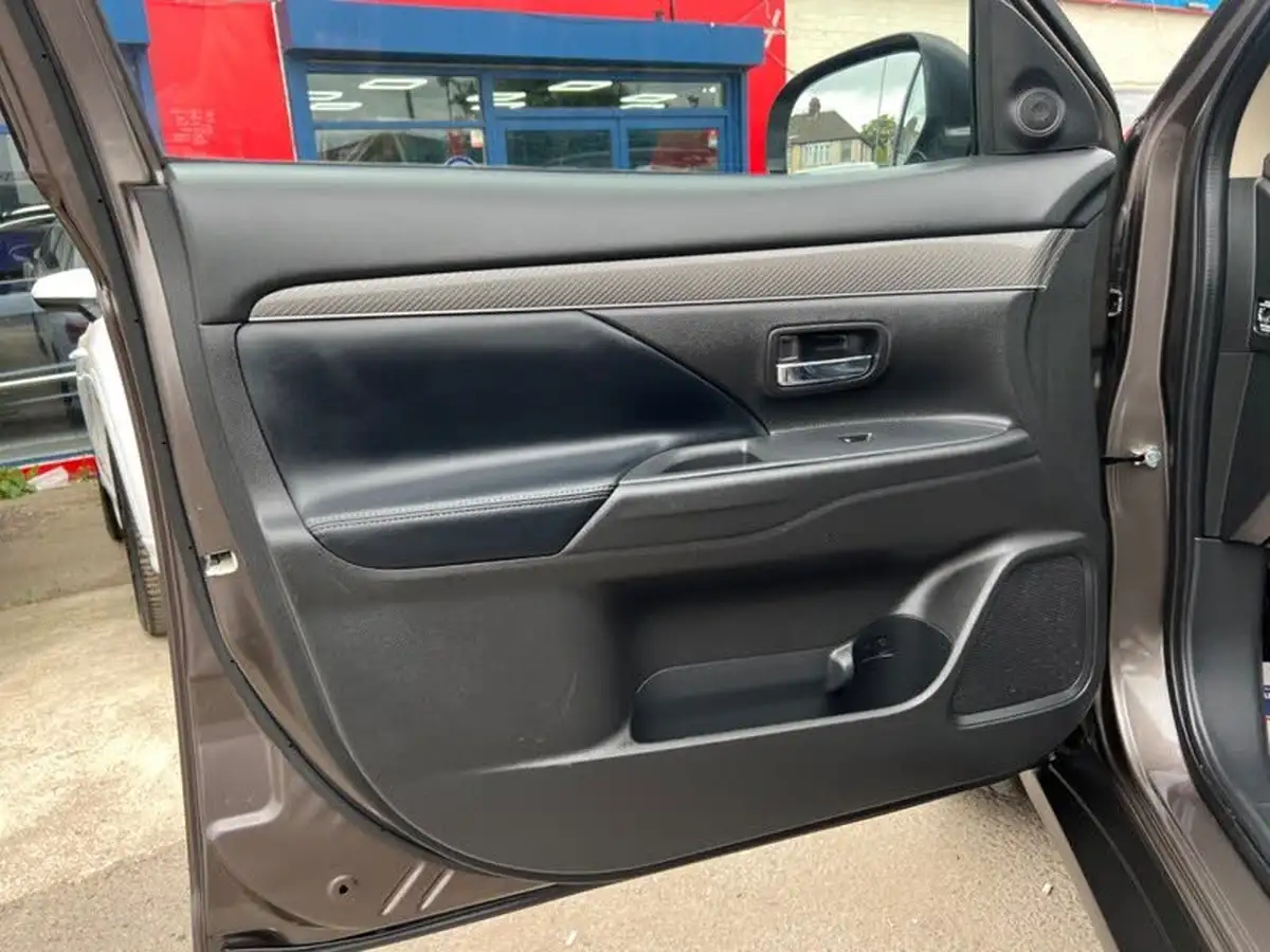2019-mitsubishi-outlander-20-exceed-big-46