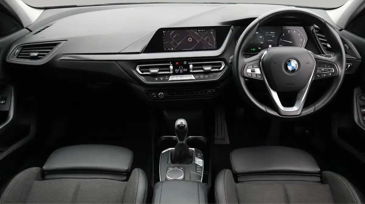 2021-bmw-1-series-15-118i-sport-lcp-big-13