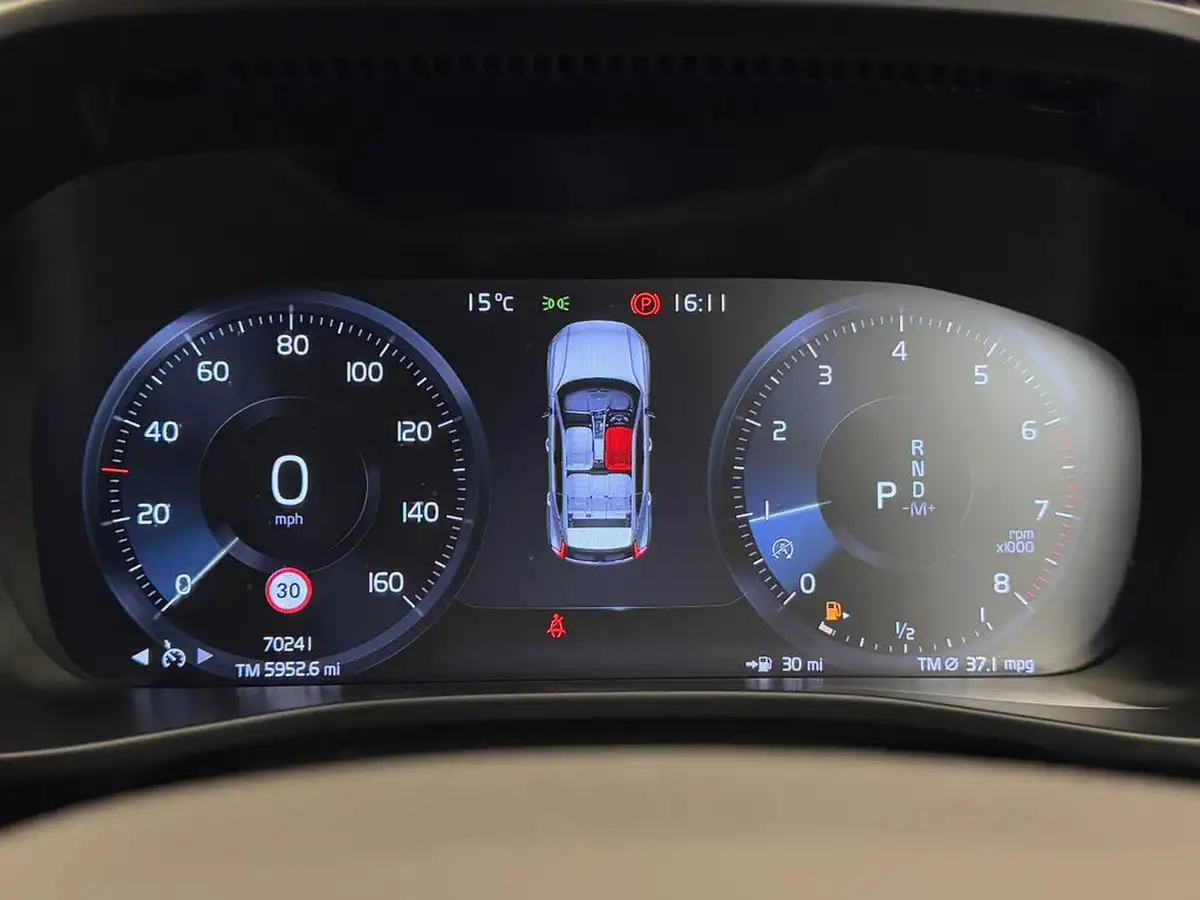 2020-volvo-xc40-15-t3-r-design-geartronic-big-23