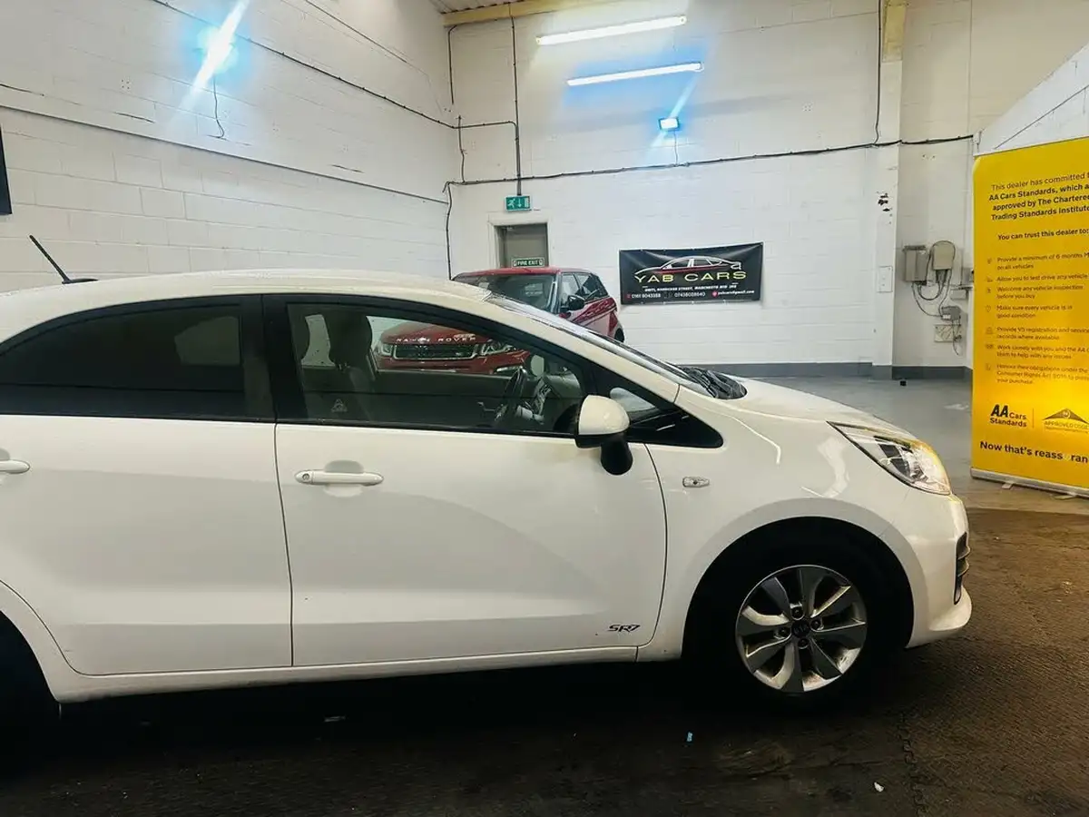 2016-kia-rio-125-sr7-5d-big-21