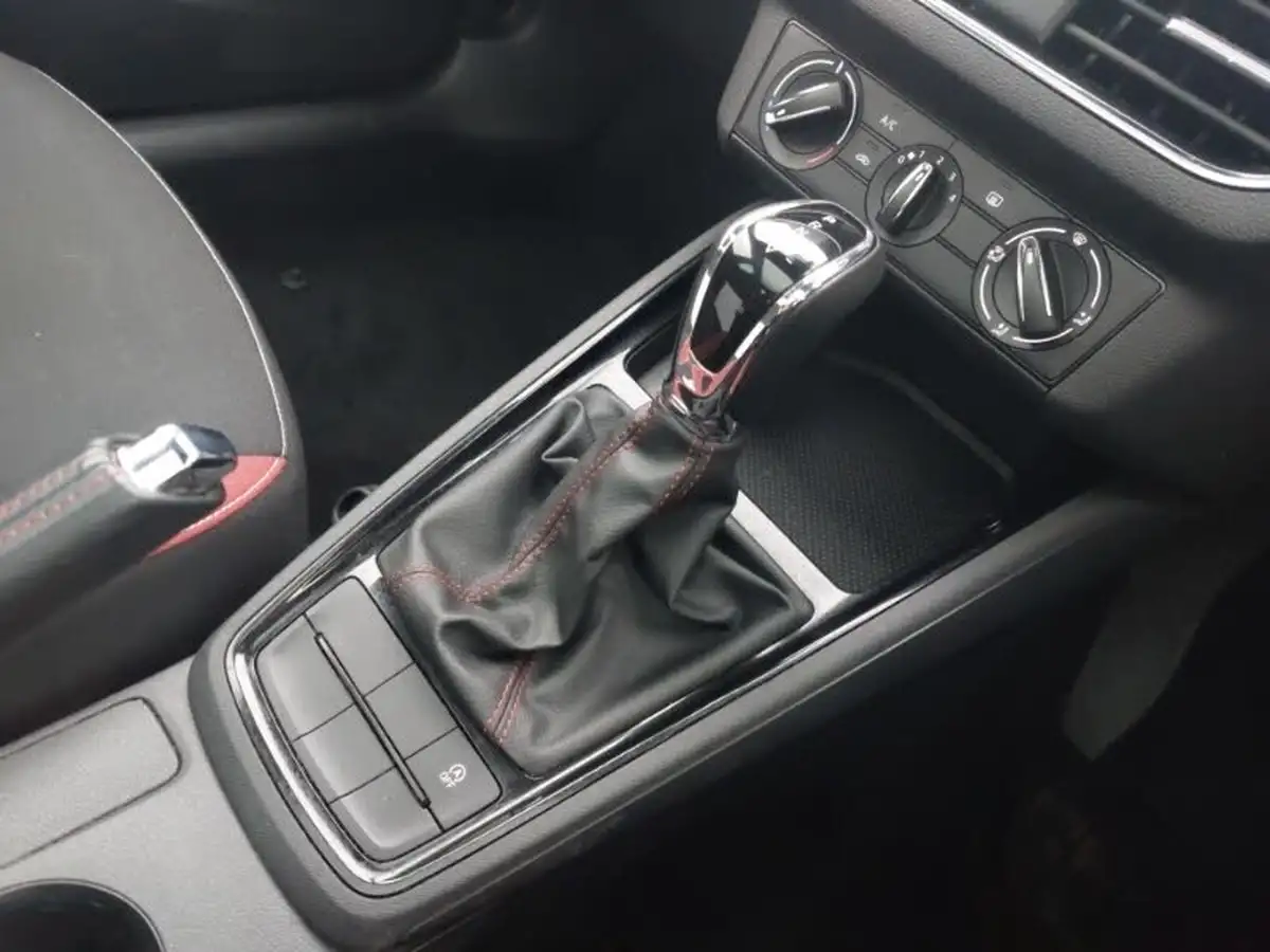 2022-skoda-kamiq-10-tsi-monte-carlo-111ps-dsg-big-18
