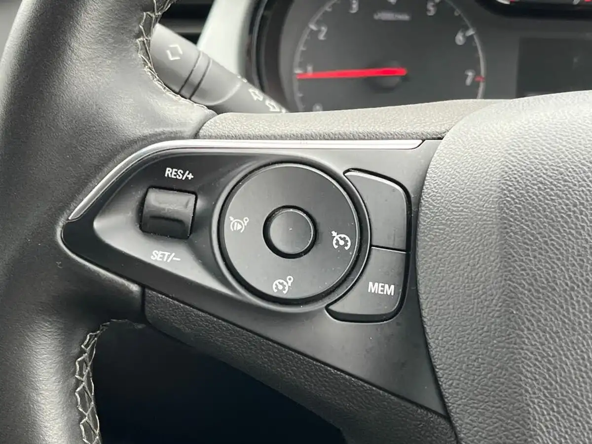 2020-vauxhall-crossland-x-12-griffin-110ps-big-21