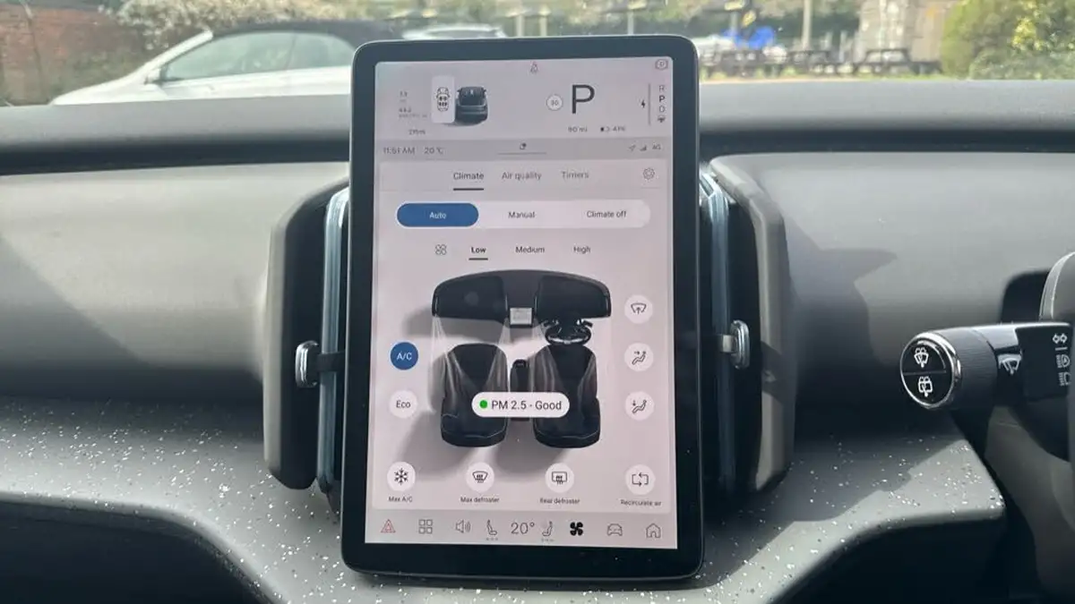 2025-volvo-ex30-e-single-motor-ultra-big-39