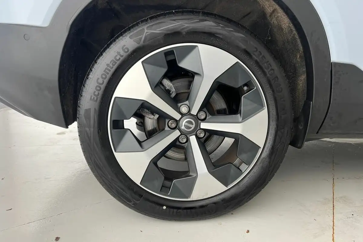 2024-volvo-xc40-20-b4-plus-big-22