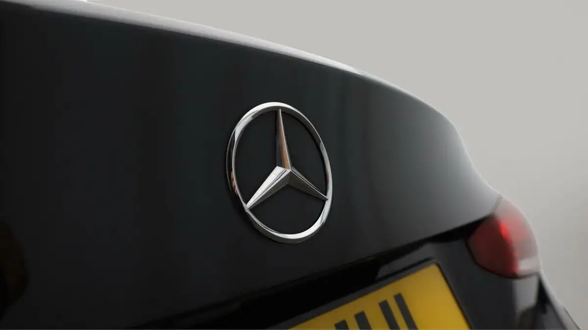 2021-mercedes-benz-a-class-20d-a220d-amg-line-executive-saloon-4d-big-22