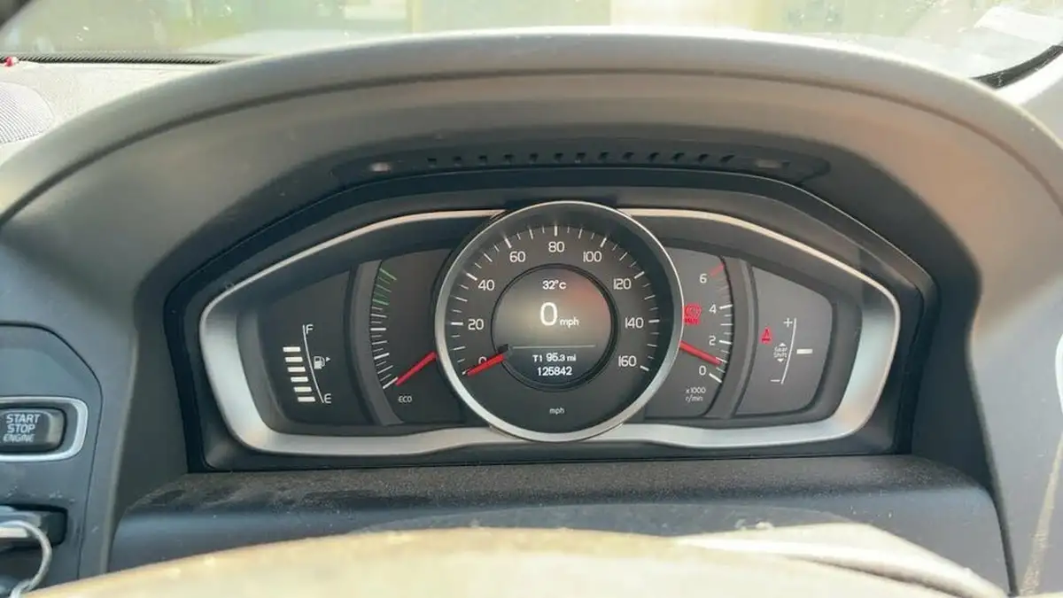 2015-volvo-xc60-20td-d4-se-190bhp-big-7