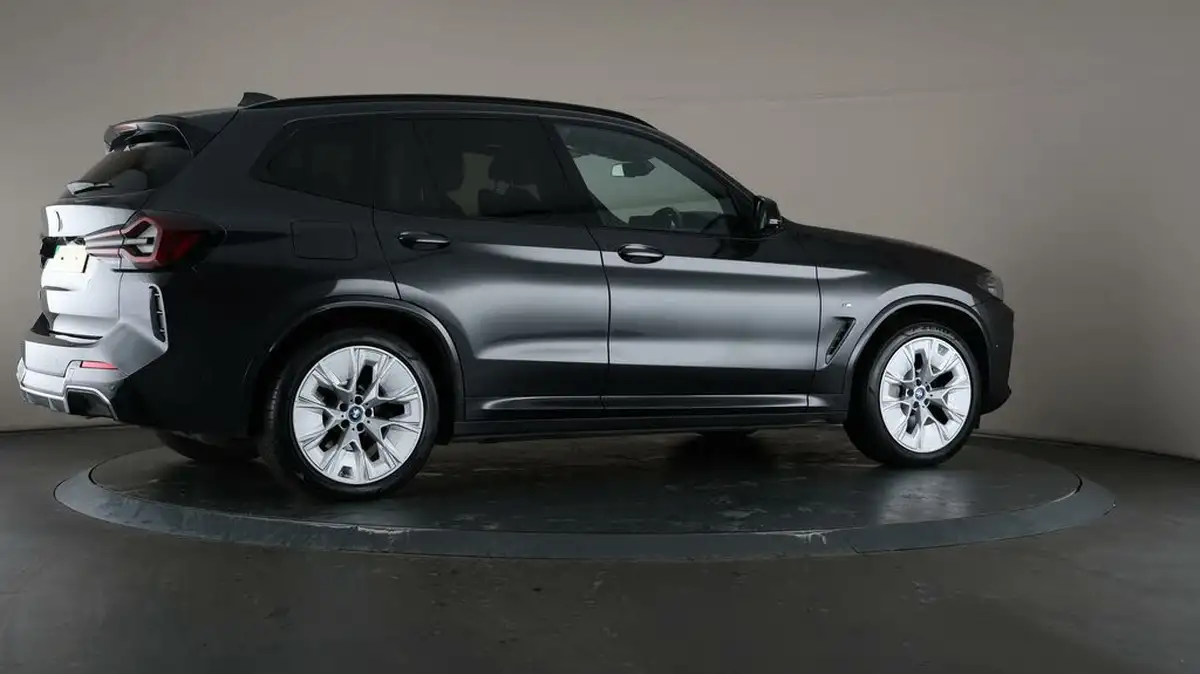2022-bmw-ix3-e-m-sport-pro-big-57