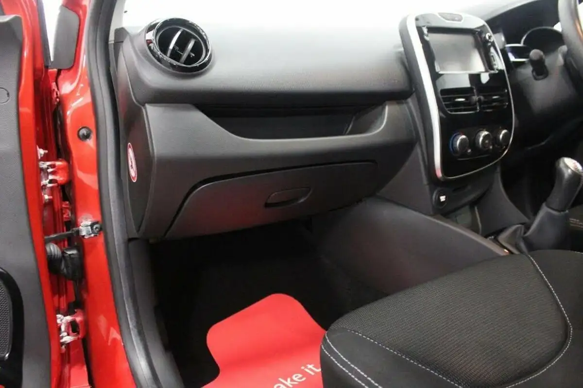 2015-renault-clio-12-dynamique-nav-big-21