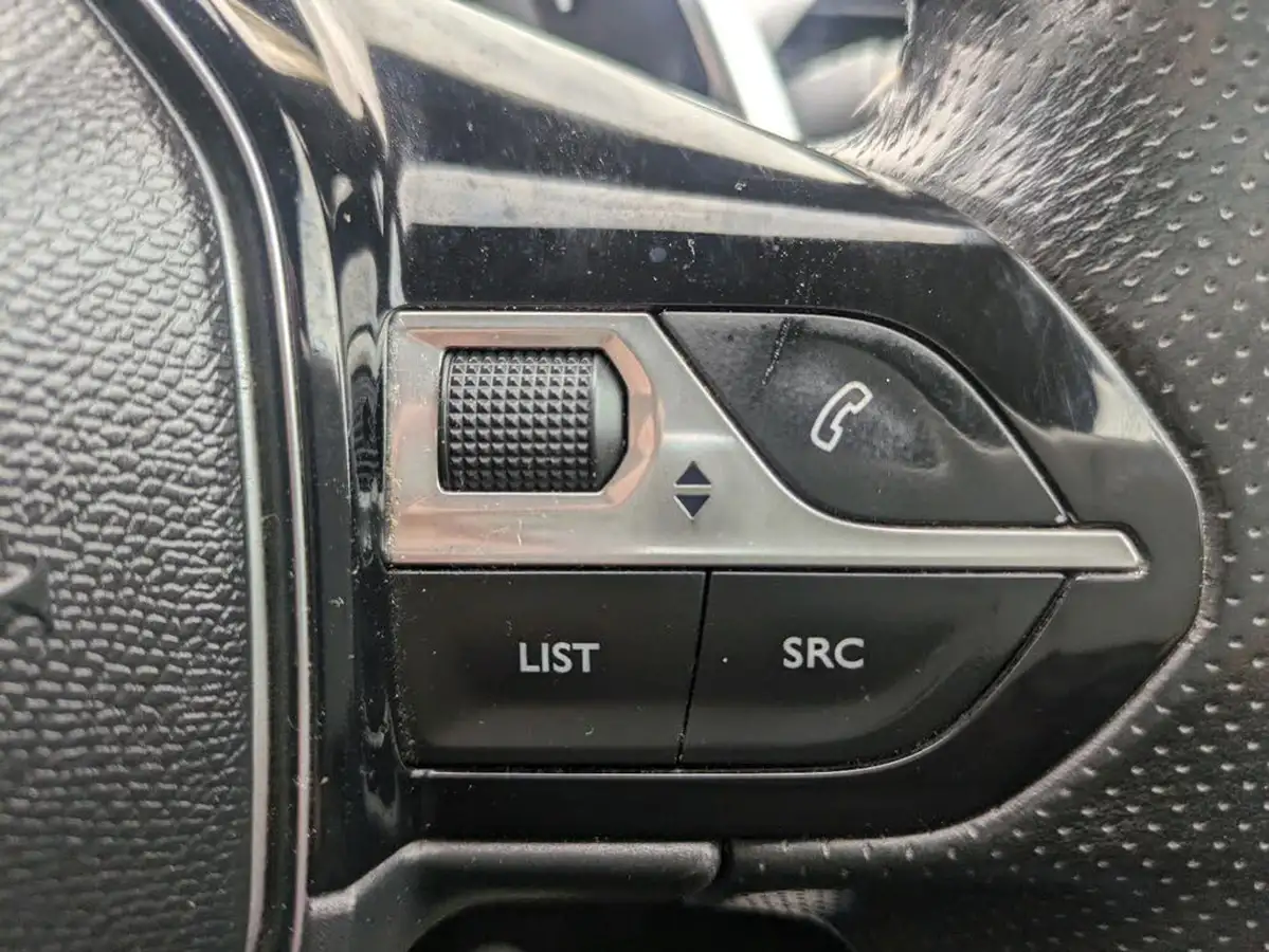 2017-peugeot-3008-suv-20-bluehdi-gt-big-17
