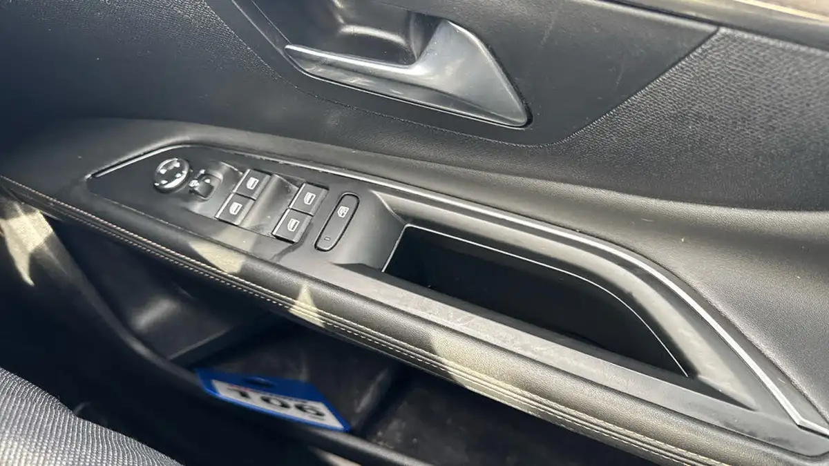 2021-peugeot-5008-suv-12-puretech-gt-premium-big-20
