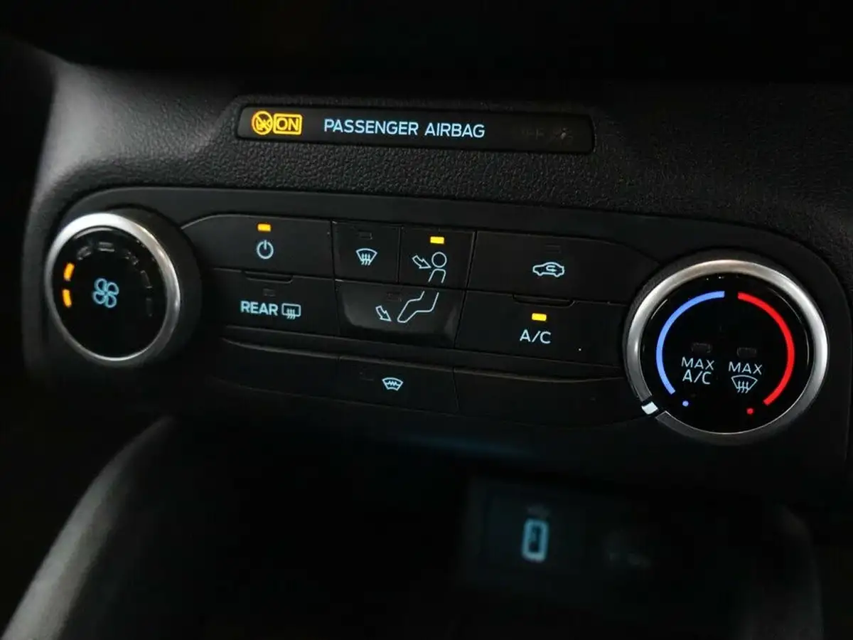 2020-ford-focus-15-st-line-edition-hatchback-big-18