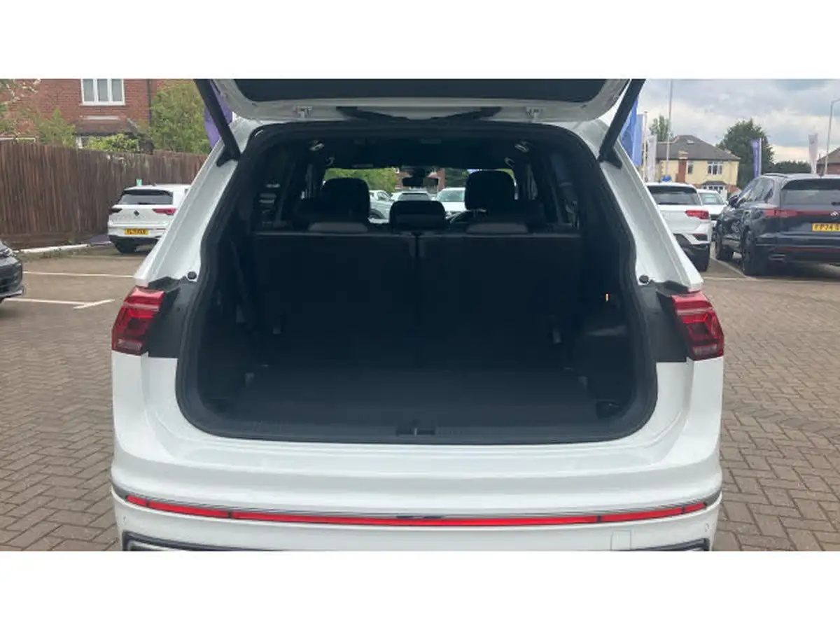 2022-volkswagen-tiguan-allspace-15-tsi-r-line-big-19