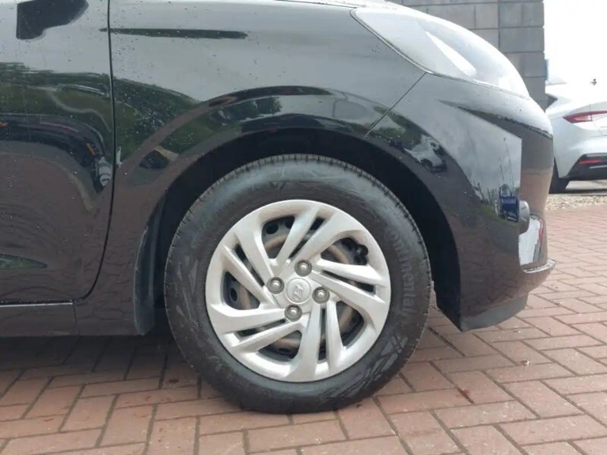 2021-hyundai-i10-10-se-big-13