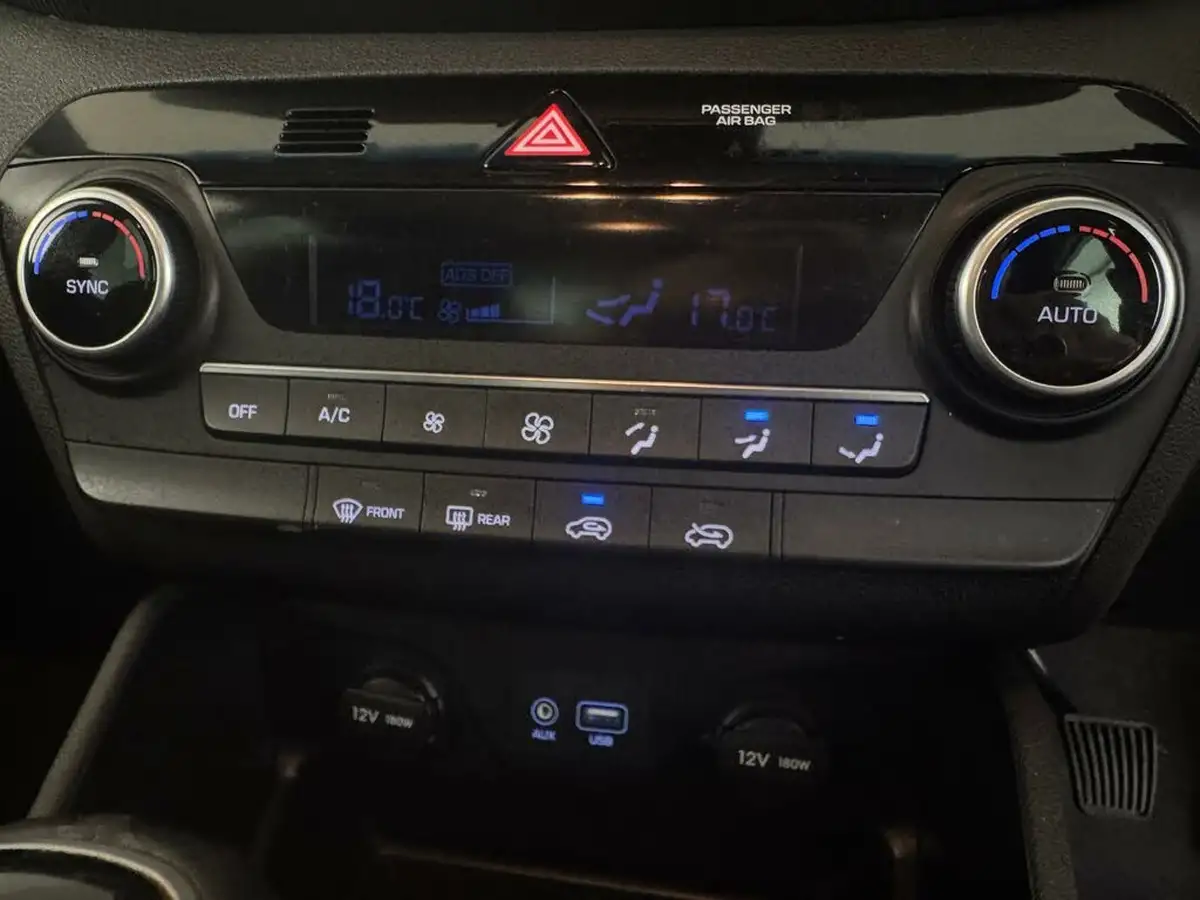 2018-hyundai-tucson-16-gdi-se-nav-big-27