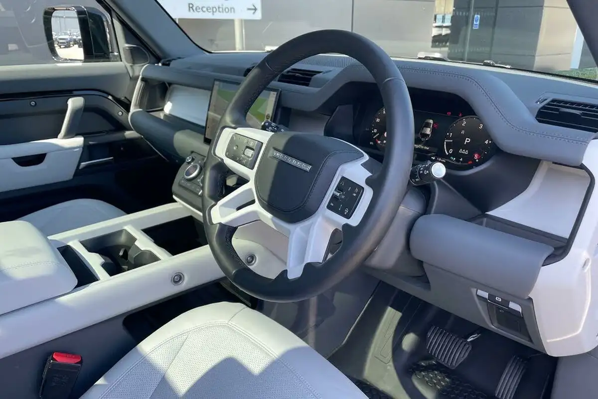 2024-land-rover-110-defender-30-d350-x-dynamic-hse-big-15